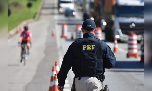 
						
							PRF flagra quase 400 ultrapassagens proibidas durante o feriado no Paraná
						
						