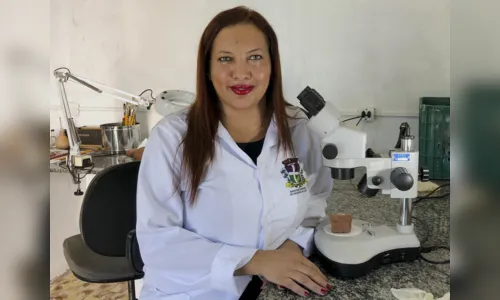 
							Dinossauro inédito no mundo é descoberto no Paraná
						
						