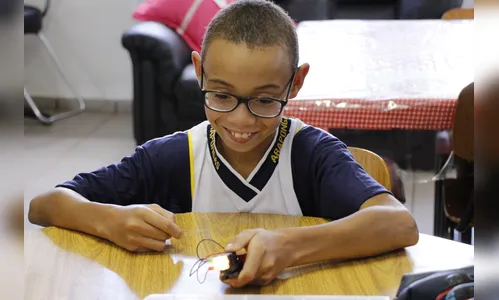 Arapongas também ensina Robótica para classes especiais