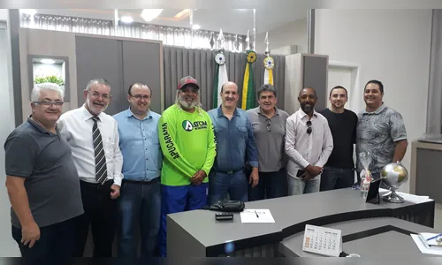 Câmara dos Vereadores de Apucarana recebe Alfredão e Caminhantes da Fé