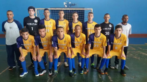 O time "A" de futsal do Mater Dei disputa a fase macrorregional dos JEP`s - Foto: Divulgação