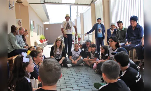 
							Alunos entregam doações no Lar são Vicente de Paulo e Lar Santo Antônio em Arapongas 
						
						