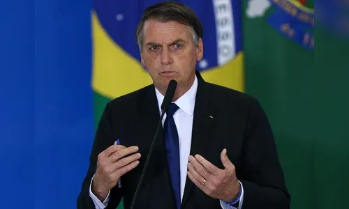 Bolsonaro diz que leis em excesso 