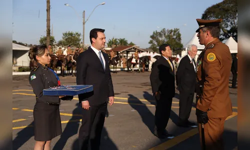 Governador e presidente são condecorados como Heróis da Cavalaria