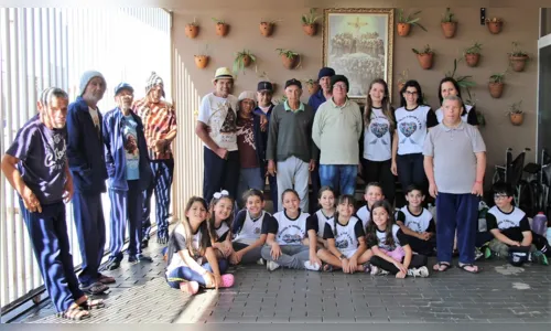 
							Alunos entregam doações no Lar são Vicente de Paulo e Lar Santo Antônio em Arapongas 
						
						