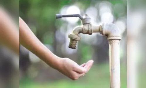 Rompimento de adutora afeta abastecimento, em Grandes Rios 