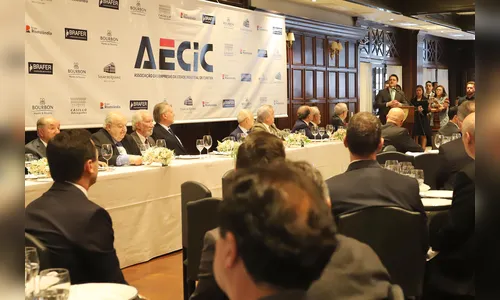 Governador anuncia projeto para ampliação de rotas aéreas