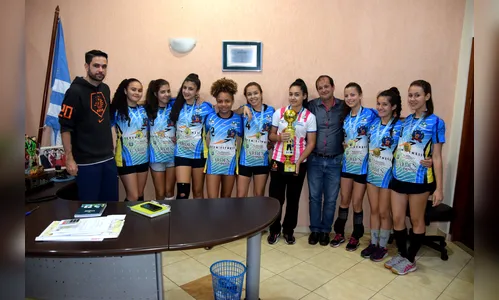 Handebol feminino sub-16 de Jardim Alegre é campeão da Série Prata