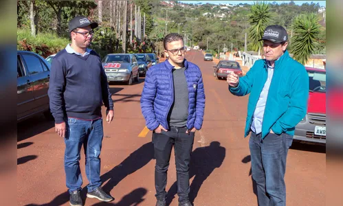 Prefeito e deputado vistoriam a 3ª    etapa do asfalto no Novo Horizonte