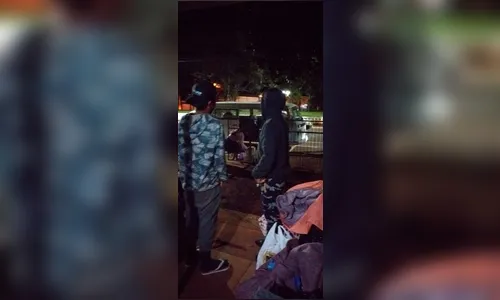 Moradores de rua que estavam passando frio em Rolândia são levados para abrigo