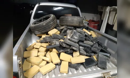 PRF apreende 250 quilos de drogas em Maringá