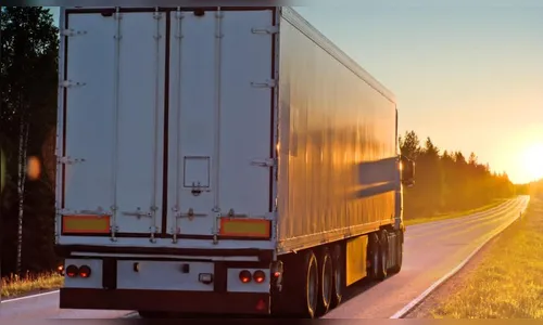 Motorista é feito refém por quase 13 horas após roubo na PR-272 