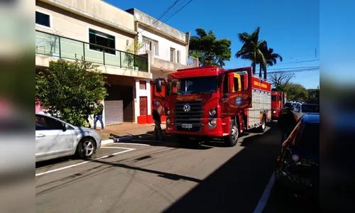 Princípio de incêndio em sobrado mobiliza equipes dos Bombeiros 
