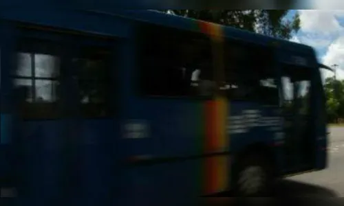 Ladrões atiram em ônibus durante tentativa de assalto na PR-444