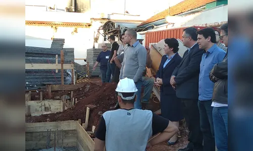 Obras do novo setor de radioterapia recebem visita do Secretário de Estado da Saúde e Prefeito de Apucarana