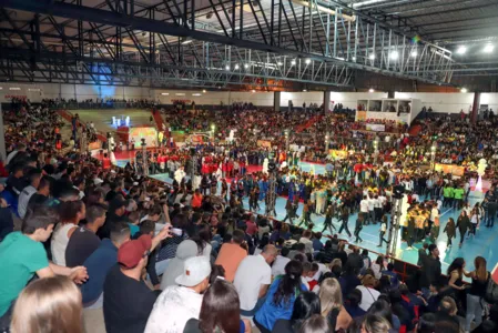 Abertura dos JEP's lota Ginásio Lagoão em Apucarana