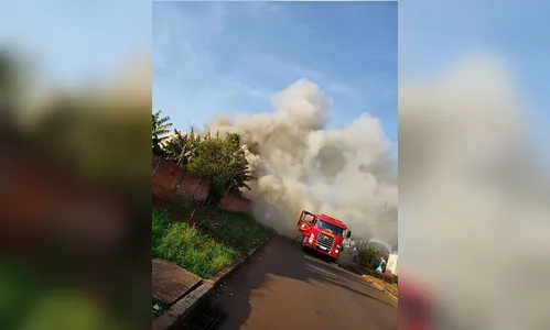 Bombeiros de Apucarana atendem dois incêndios na Vila Reis 