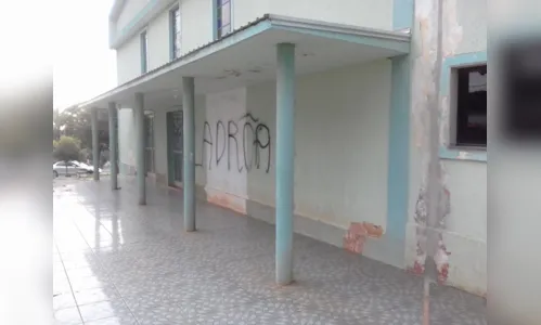 
							Pichação revolta católicos em Lidianópolis 
						
						