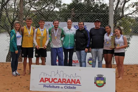 Colégio Estadual Dois Vizinhos, campeão nas duas categorias em Apucarana - Foto: Ricardo Morante/Esporte Paraná