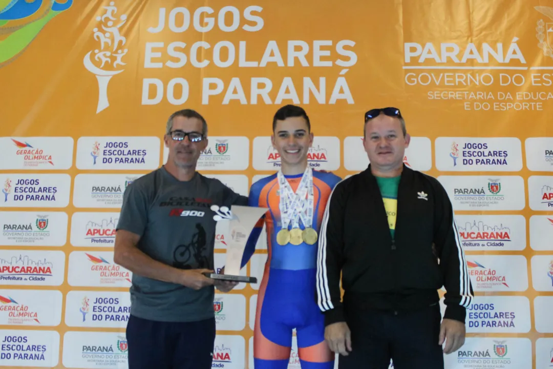 Técnico José Ricardo, Sérgio Armacollo e professor André Nogaroto - Foto: Thaise Oliveira/Esporte Paraná