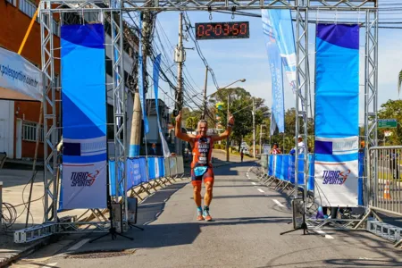 O atleta Edenilson Máximo conquistou mais uma vitória no duathlon terrestre - Foto: Divulgação