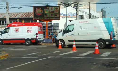 Acidente envolvendo ambulância é registrado em Arapongas 