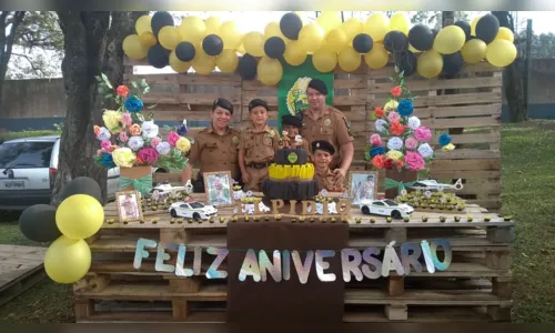 
							PM de Apucarana faz surpresa para garoto e participa de aniversário
						
						