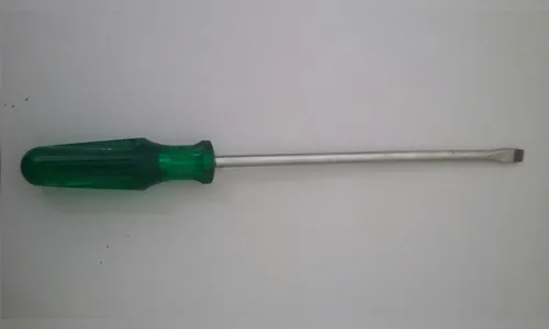 PM escala sacada de sobrado para socorrer mulher vítima de violência