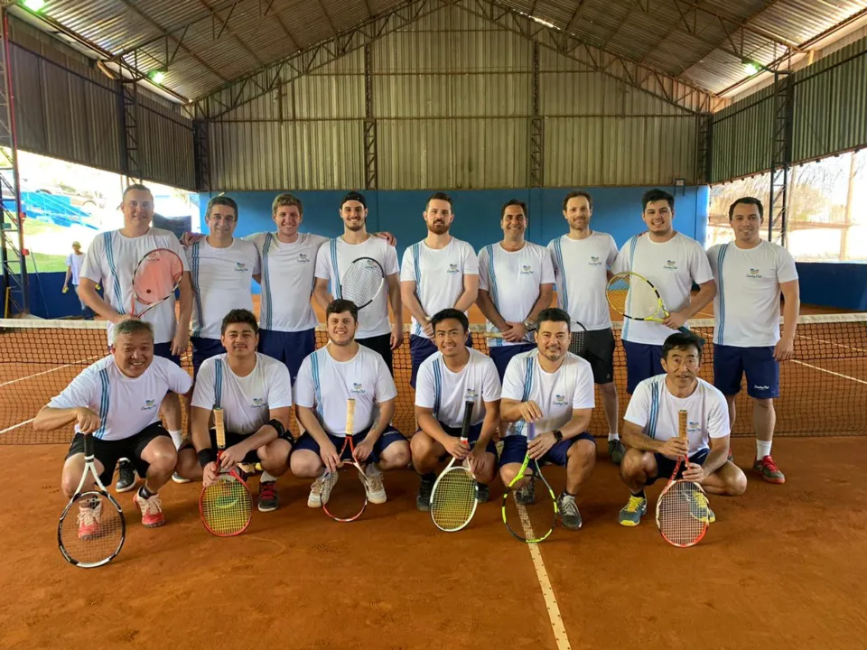 Tenistas do Country Club de Apucarana vão competir em Maringá - Foto: Divulgação