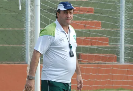 Agenor Piccinin vai comandar o Arapongas Esporte Clube na Terceirona do Paranaense - Foto: Arquivo/TN