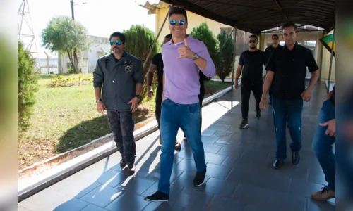 
							Apresentador Rodrigo Faro e socialite Val Marchiori gravam em Arapongas 
						
						