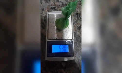 Dois homens são presos com crack em Apucarana