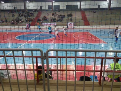 O Apucarana Futsal voltou a perder na segunda fase da Série Bronze: foi derrotado no Lagoão para o Costa Oeste, de Medianeira, que assumiu a liderança isolada do Grupo G, com 6 pontos