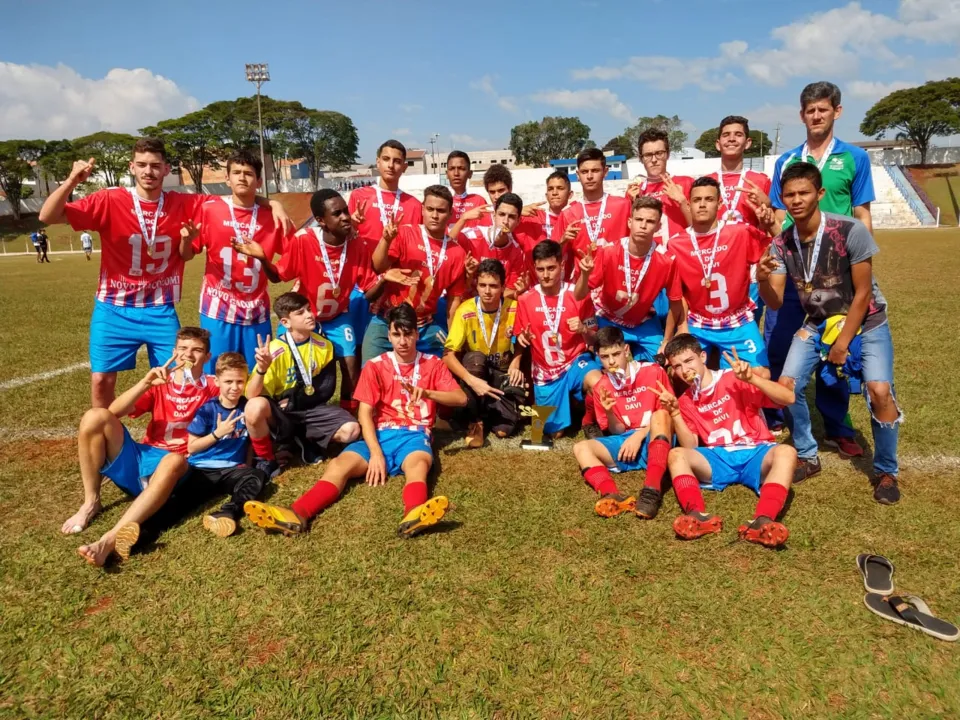O time de futebol de Novo Itacolomi foi bicampeão na fase regional dos JOJUP´s - Foto: Divulgação