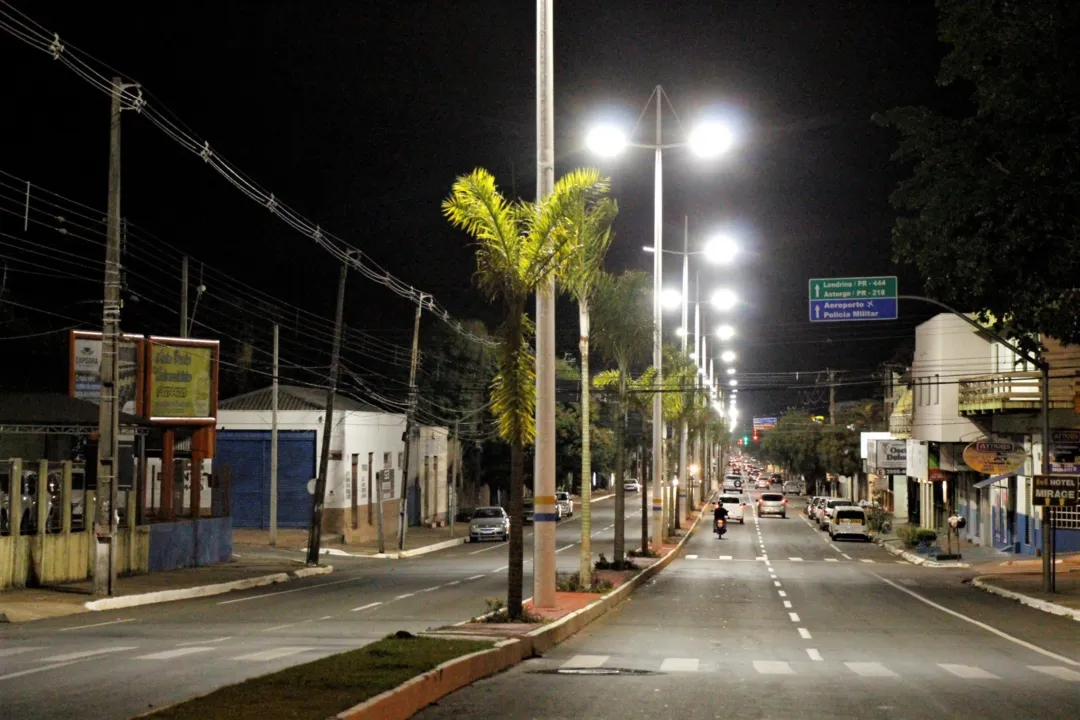 Lâmpadas de LED valorizam Avenida Gaturamo, em Arapongas. Foto: Assessoria de imprensa