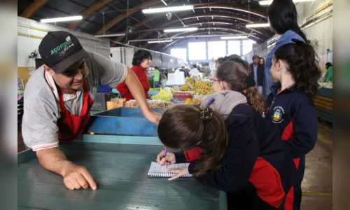 
							Feira do Produtor recebe visita de alunos 
						
						