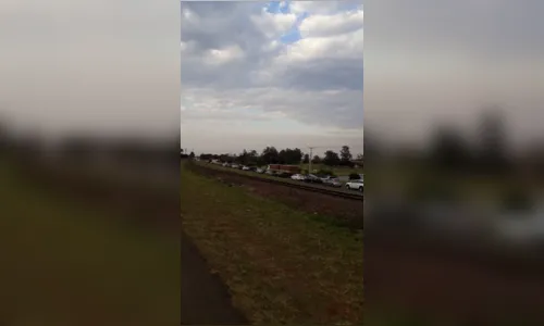 
							Tombamento de carreta interdita trecho da rodovia sentido Rolândia - Londrina
						
						