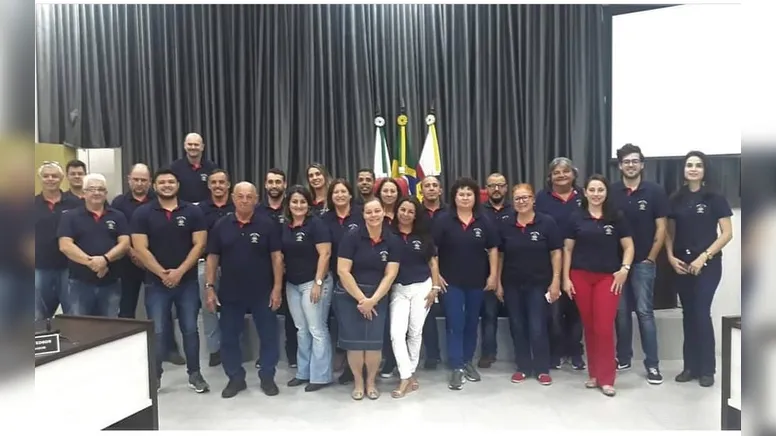 Imagem ilustrativa da notícia ​  ROUPA NOVA  NA CÂMARA DE APUCARANA