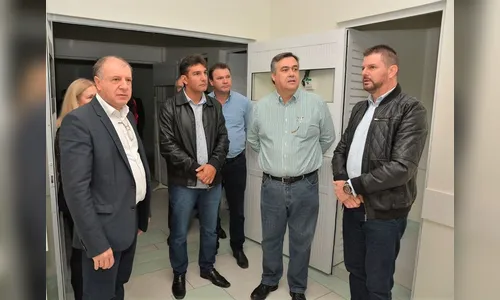 Secretário Estadual de Saúde vista instalações da maternidade em Fazenda Rio Grande