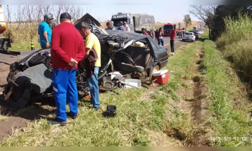 
							Acidente entre carro e caminhão deixa pelo menos três feridos na PR-218, em Astorga
						
						