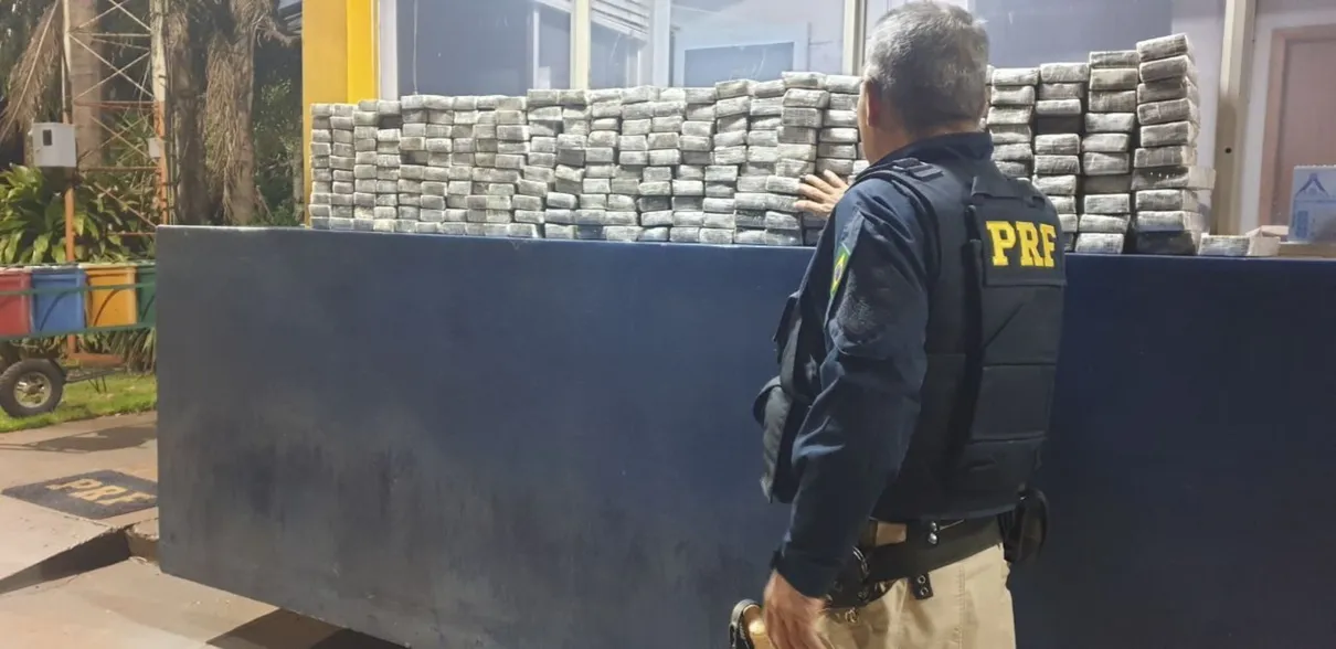 PRF apreende 192 kg de maconha na BR-277