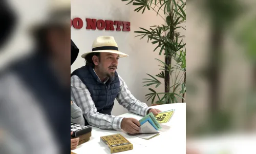 
							Escritor Thiago Zardo lança Folhetos de Cordel no próximo dia 16 em Apucarana
						
						