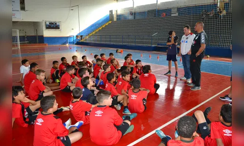 Ex-jogador do São Paulo e Atlético/PR visita São Pedro do Ivaí 