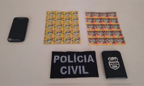 
						
							Polícia Civil de Apucarana prende rapaz com mil pontos de LSD
						
						