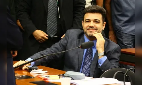 Dentes de Feliciano custam R$ 157 mil para a Câmara