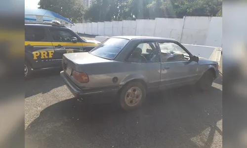 Carro furtado há 27 anos em São Paulo é recuperado em Foz do Iguaçu