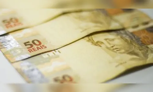 De cada 100 inadimplentes, 37 devem até R$ 500, diz CNDL