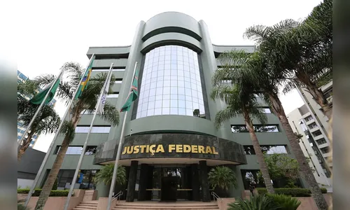 Justiça condena à prisão ex-auditora da Receita que exigiu 140 kg de picanha, no Paraná