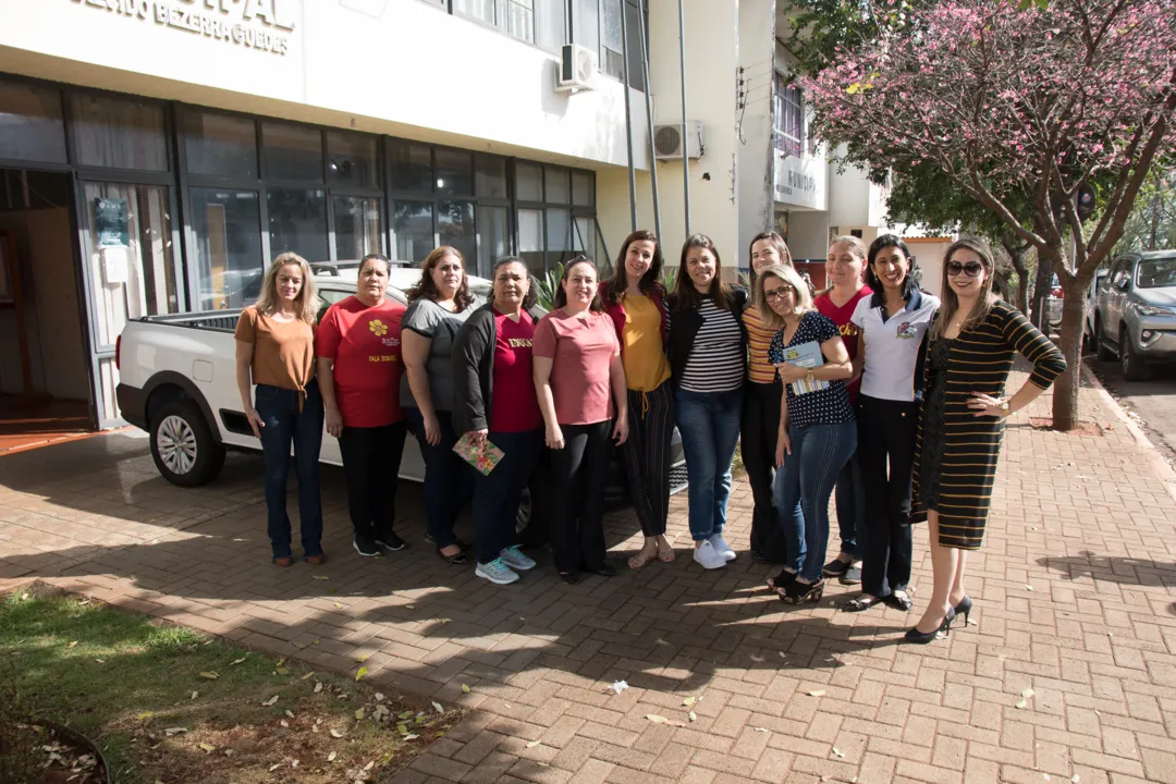 O ato aconteceu em frente ao Paço Municipal e contou com a participação da vice-prefeita, Carla Emerenciano. (Foto: Assessoria Imprensa SJI)