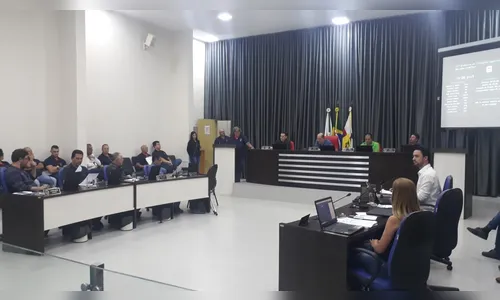 Câmara aprova projeto que regulamenta votação eletrônica no   Regimento Interno